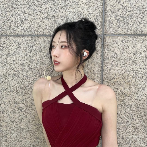 HaSeul gallery image