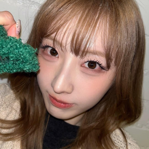 HaSeul gallery image