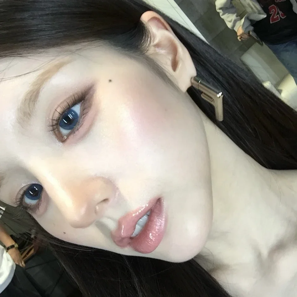 Heejin gallery image