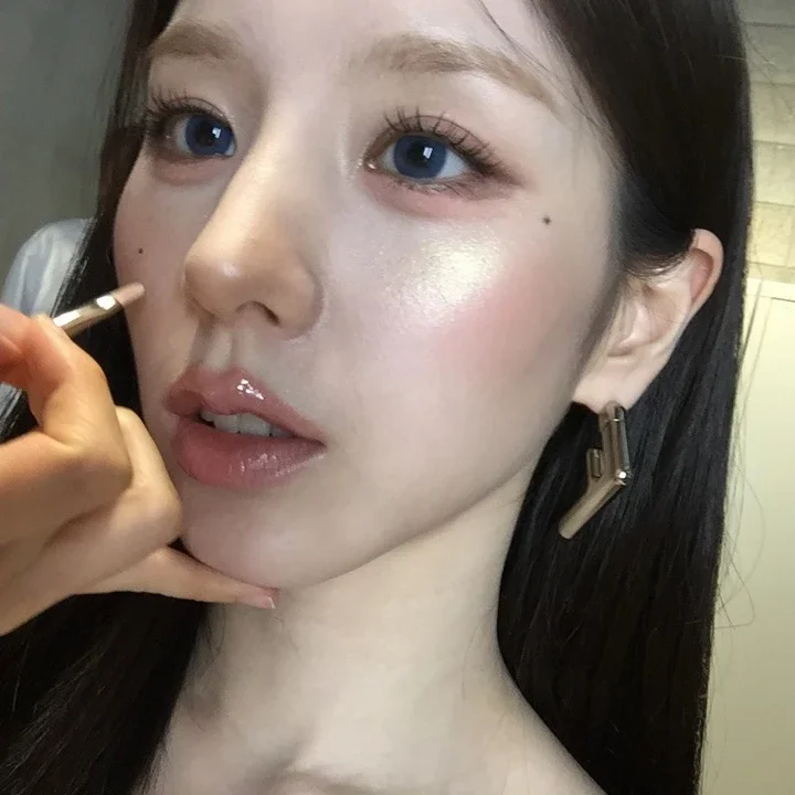 Heejin gallery image