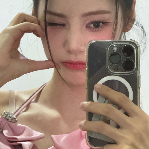 Jinsoul gallery image
