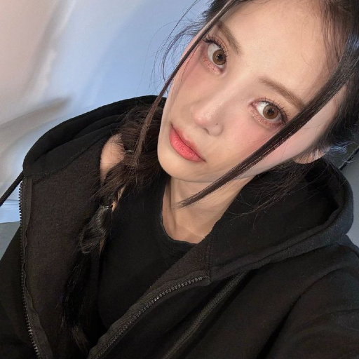 Jinsoul gallery image
