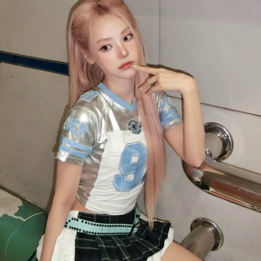 Jinsoul gallery image