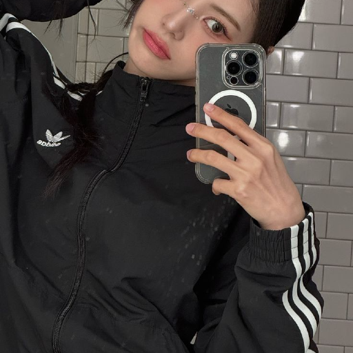 Jinsoul gallery image
