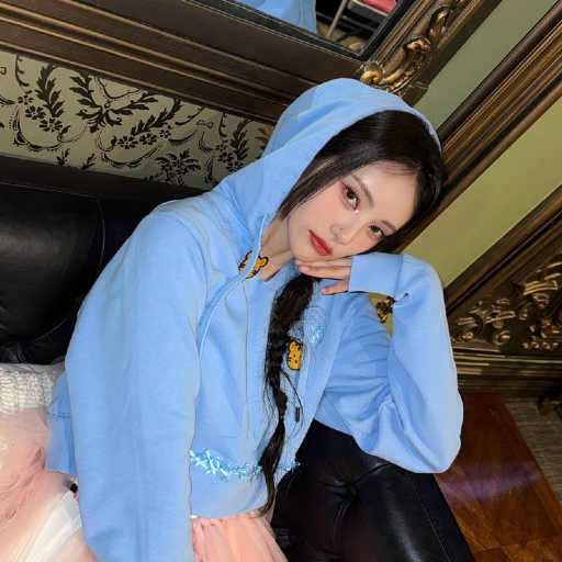 Jinsoul gallery image