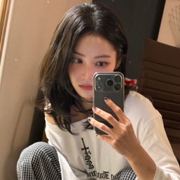 Jinsoul gallery image