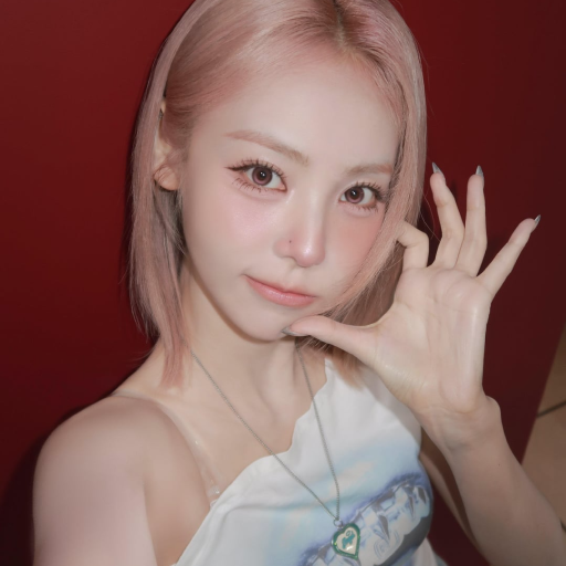 Jinsoul gallery image