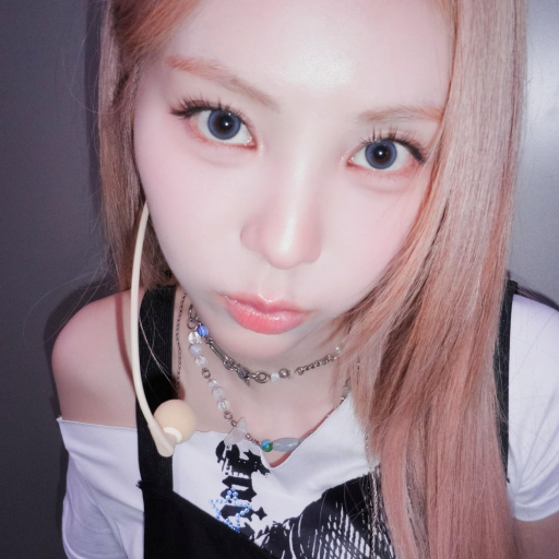 Jinsoul gallery image