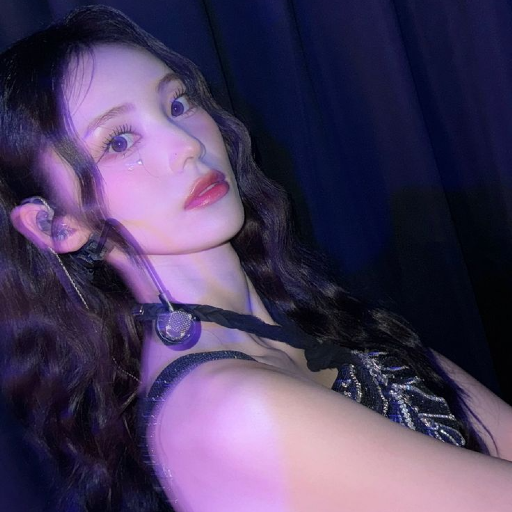 Jinsoul gallery image