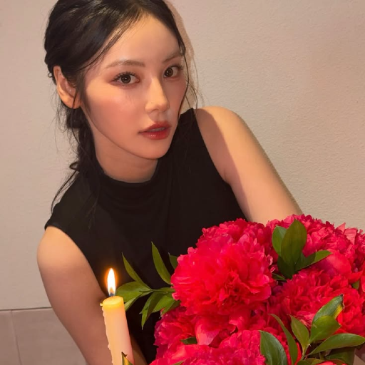Jinsoul gallery image
