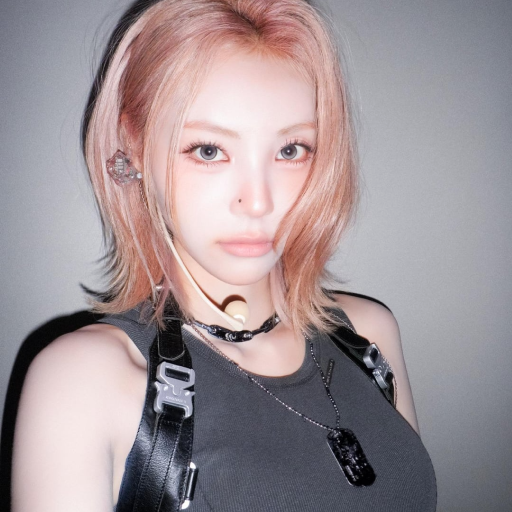 Jinsoul gallery image