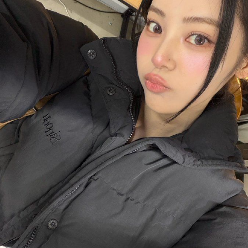 Jinsoul gallery image
