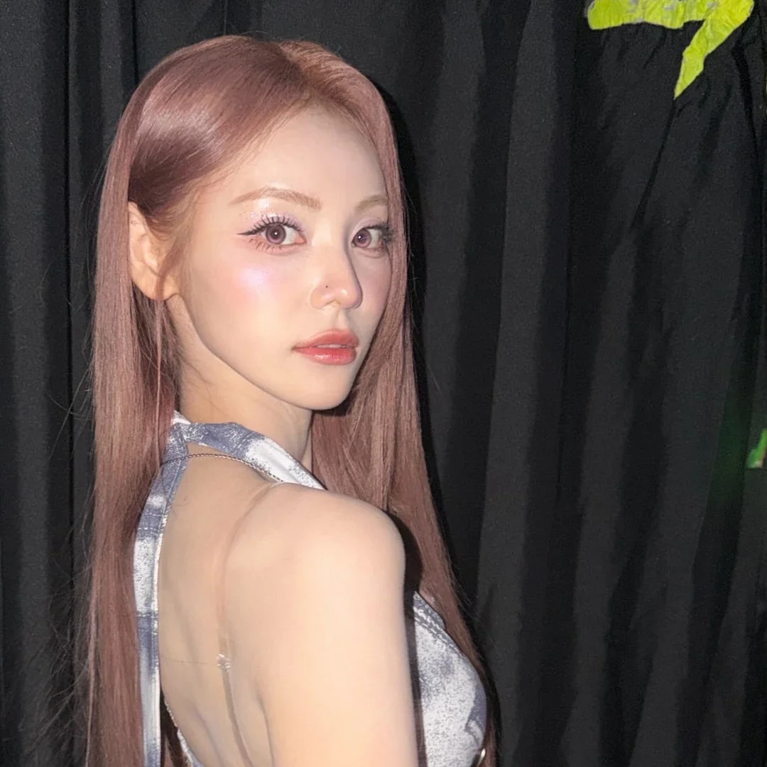Jinsoul gallery image