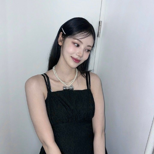 Jinsoul gallery image