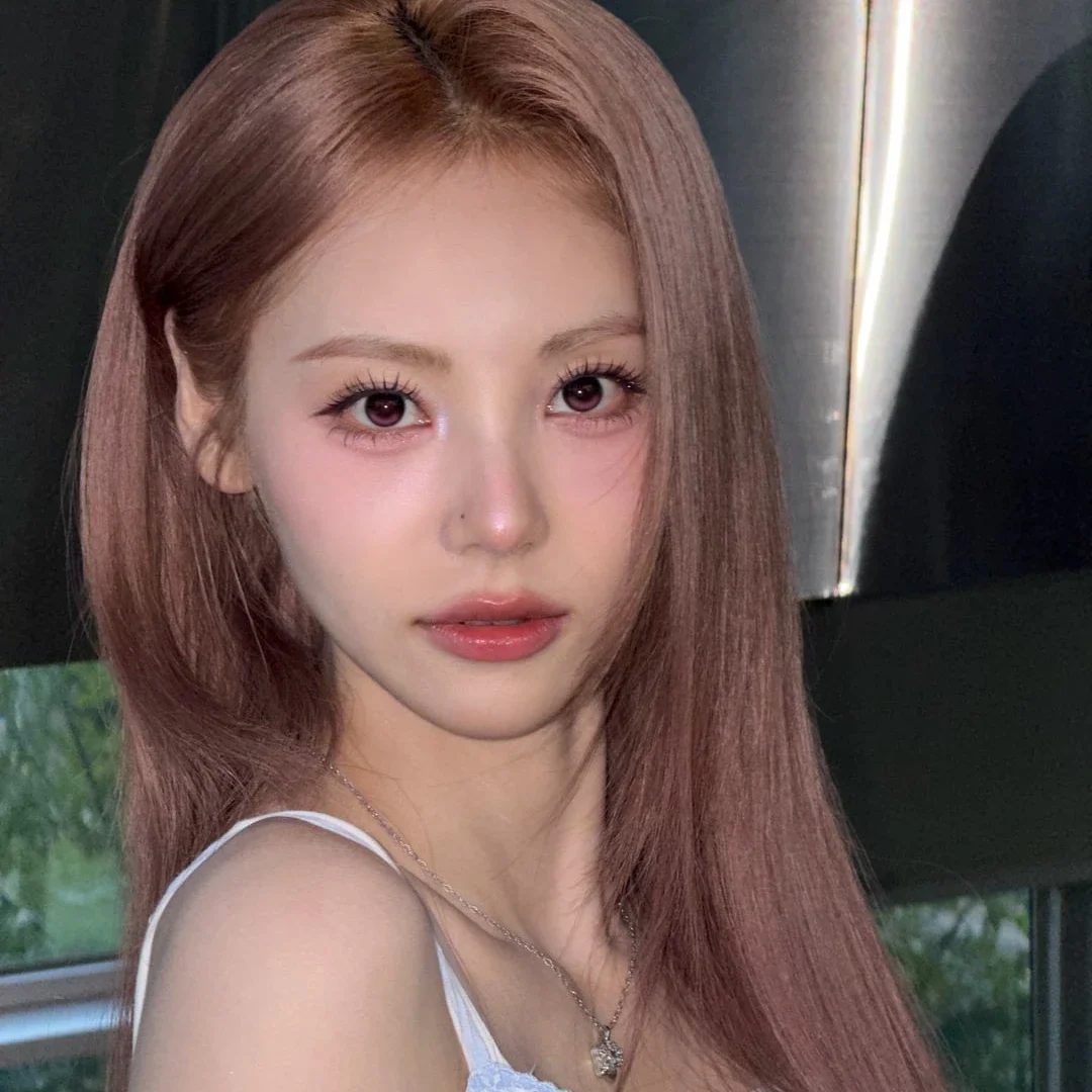 Jinsoul gallery image