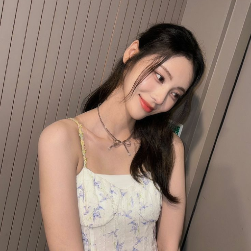 Jinsoul gallery image