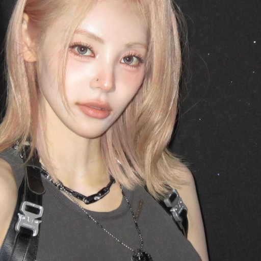 Jinsoul gallery image