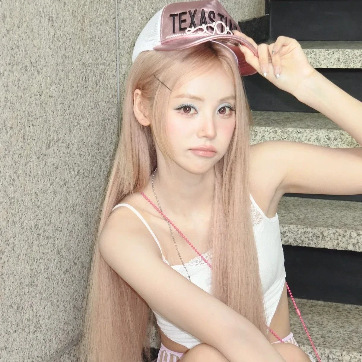 Jinsoul gallery image