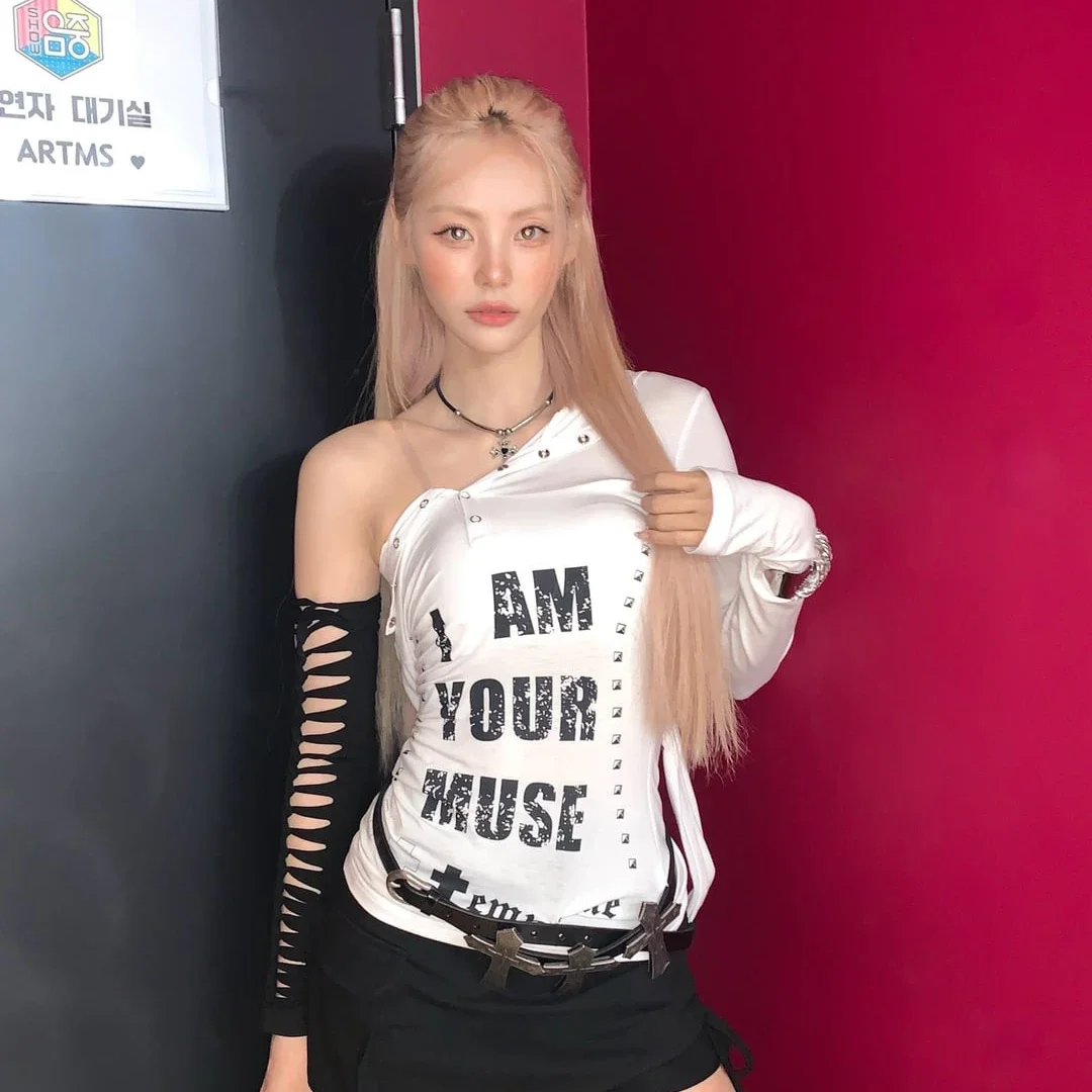 Jinsoul gallery image