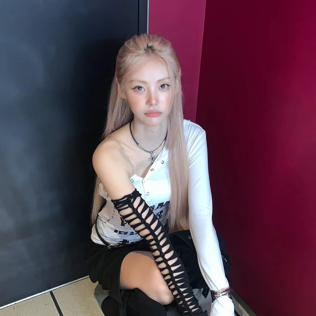 Jinsoul gallery image