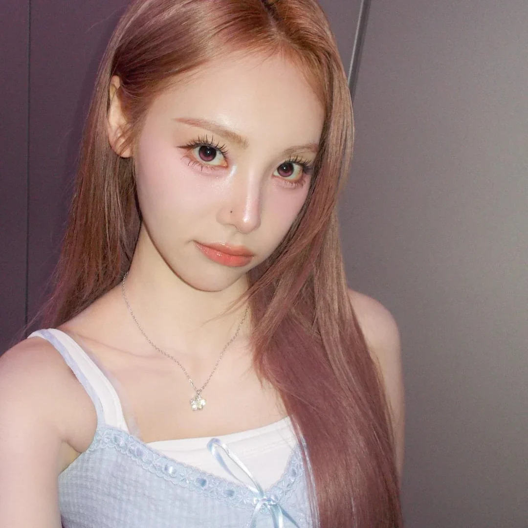 Jinsoul gallery image