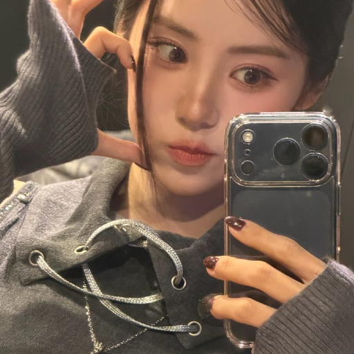 Jinsoul gallery image