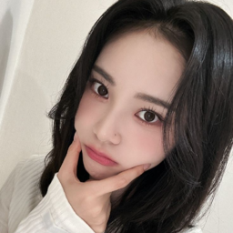 Jinsoul gallery image