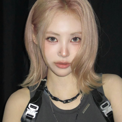 Jinsoul gallery image