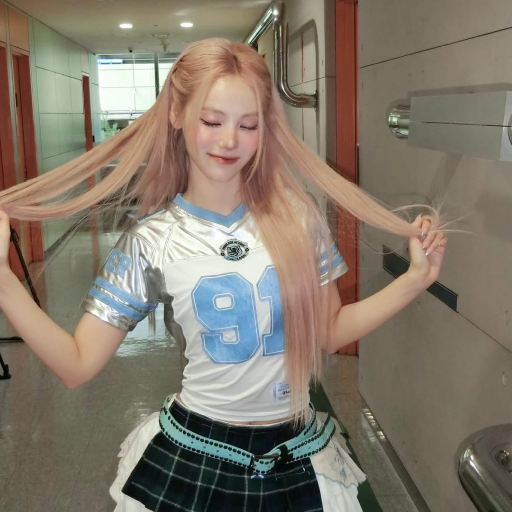 Jinsoul gallery image
