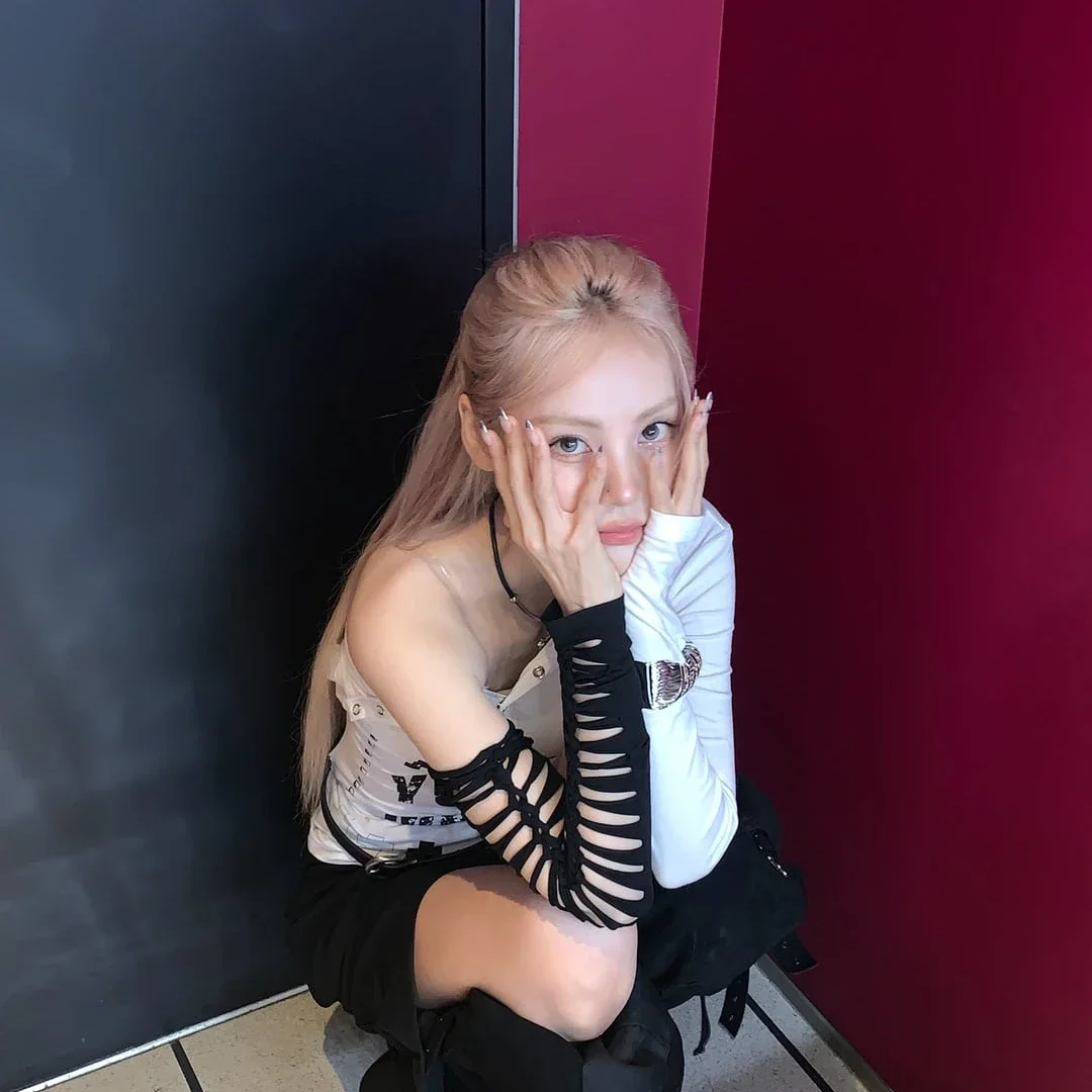 Jinsoul gallery image
