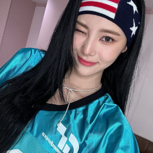Jinsoul gallery image
