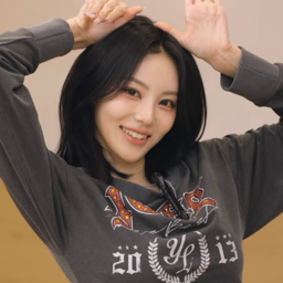 Jinsoul gallery image
