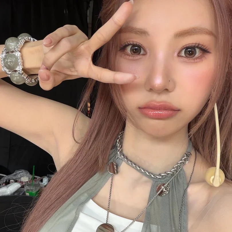Jinsoul gallery image