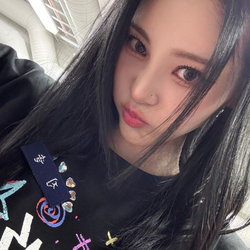Jinsoul gallery image