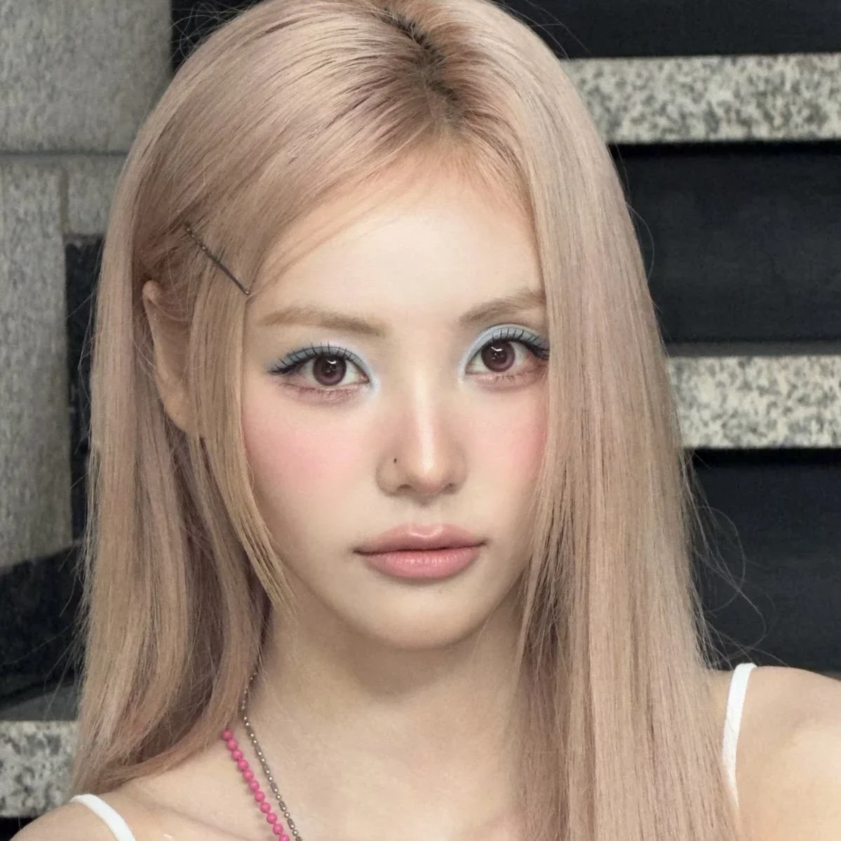 Jinsoul gallery image
