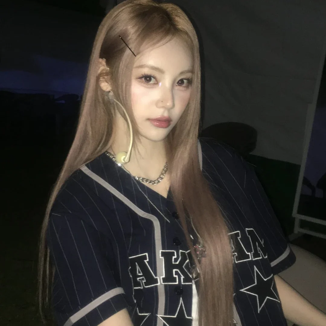 Jinsoul gallery image