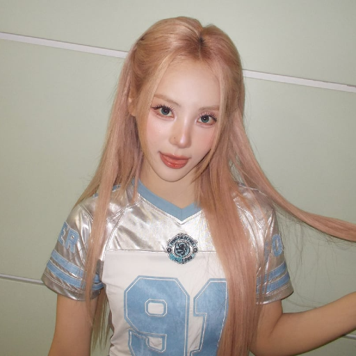 Jinsoul gallery image