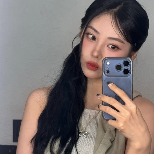 Jinsoul gallery image