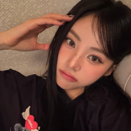 Jinsoul gallery image