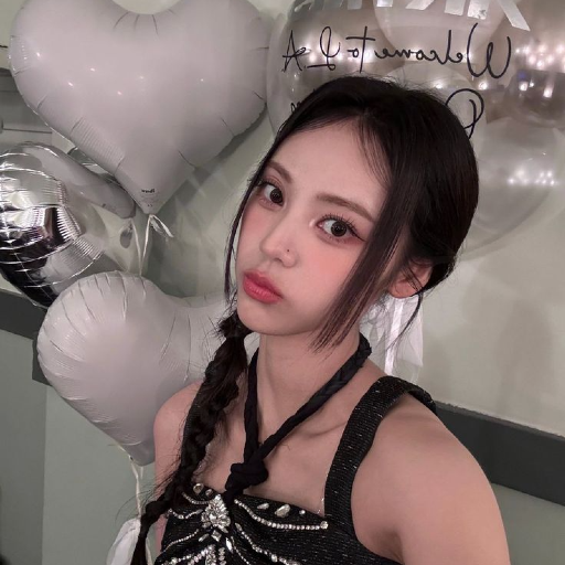Jinsoul gallery image