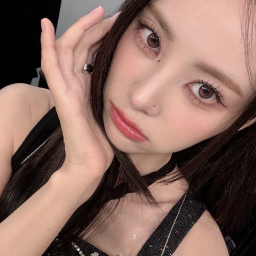 Jinsoul gallery image