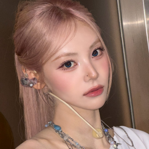 Jinsoul gallery image