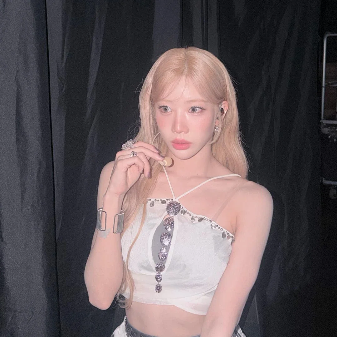 Kim Lip gallery image