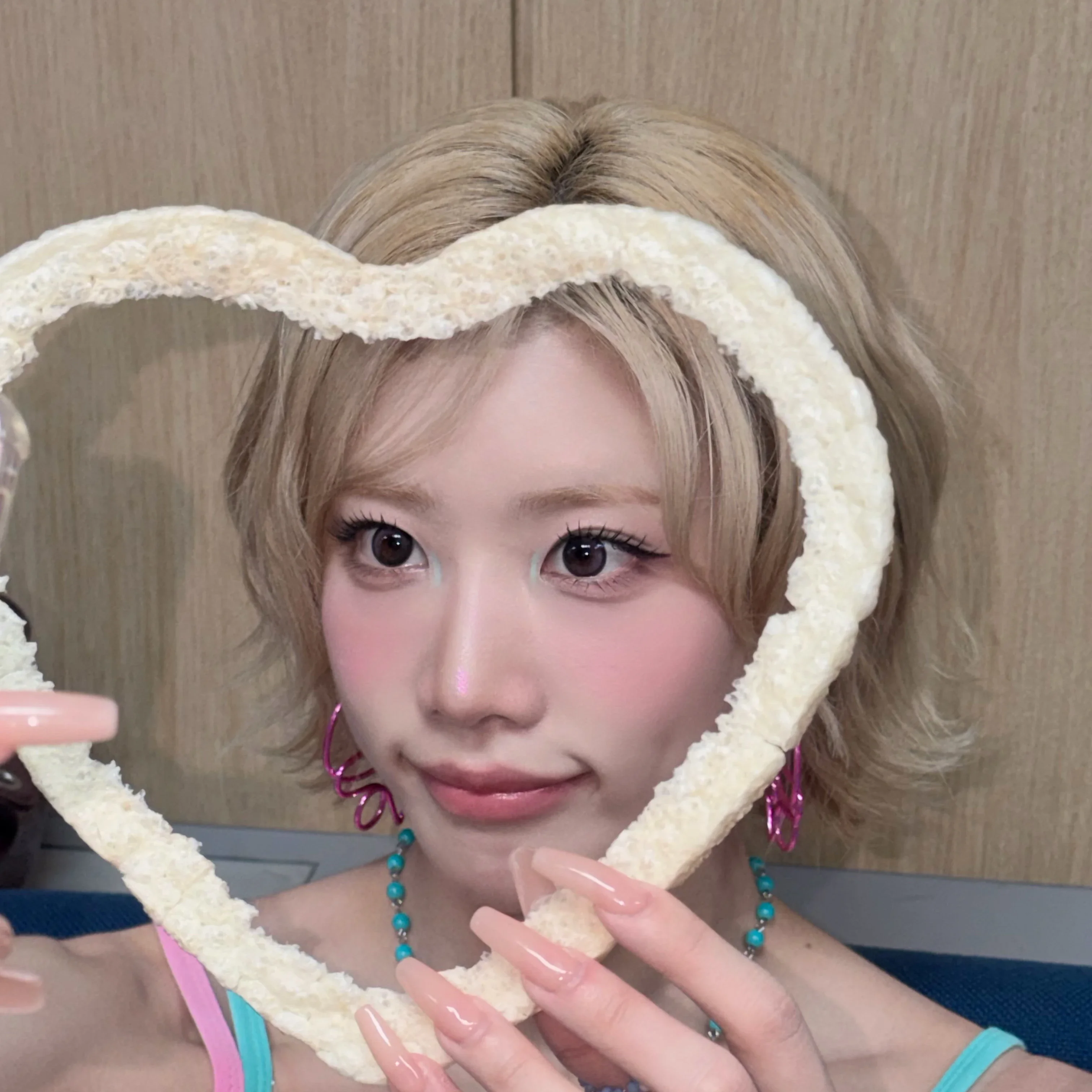 Kim Lip gallery image