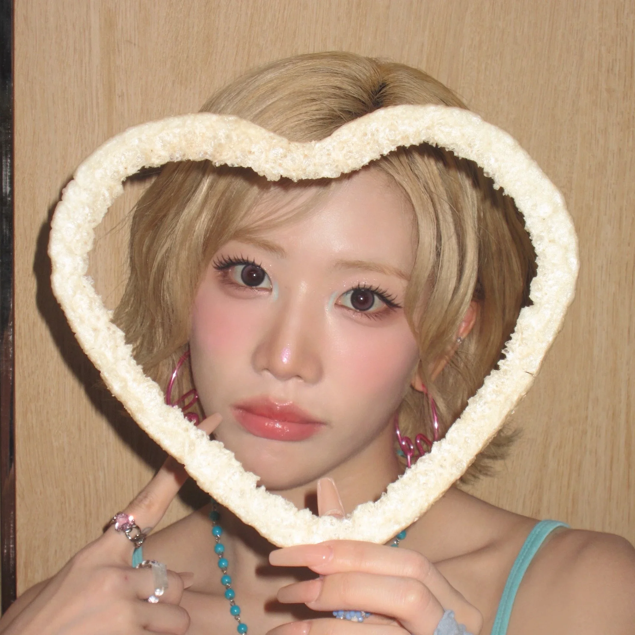 Kim Lip gallery image