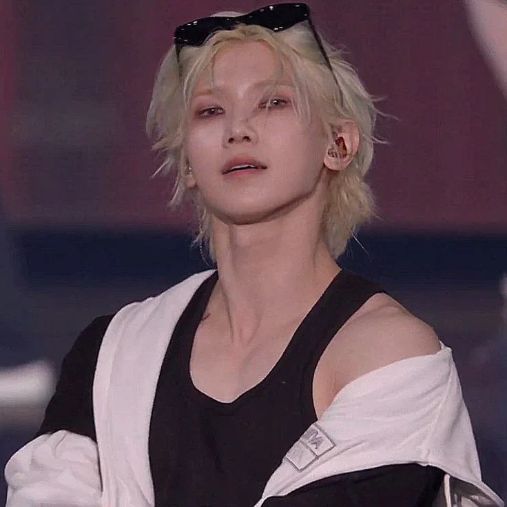 Yeosang gallery image