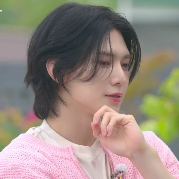 Yeosang gallery image
