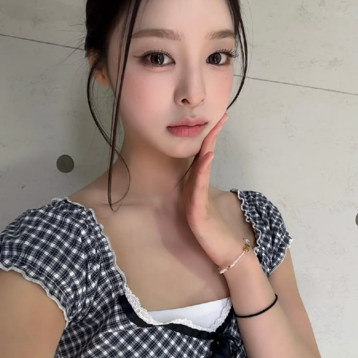Nahyun gallery image
