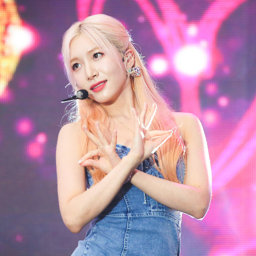 Soyeon gallery image