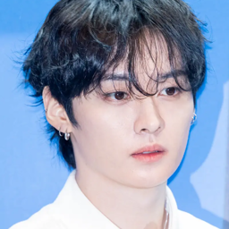 Lee Know gallery image